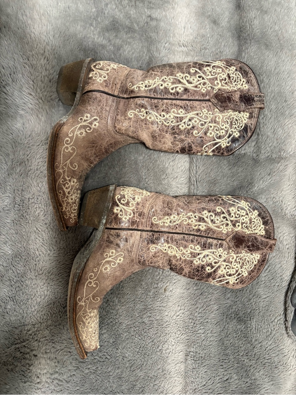 Embroidered Brown Western Ankle Boots with Cream Detailing